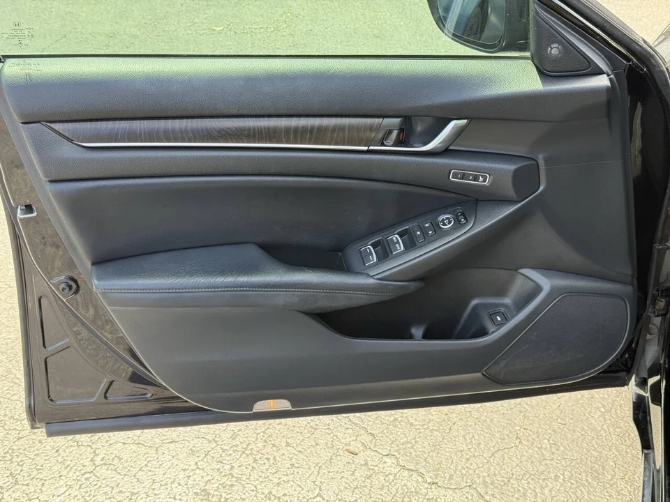 2018 Honda Accord 10th Gen - Image 13 of 21