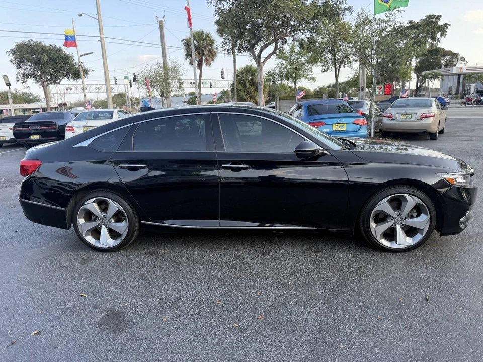2018 Honda Accord 10th Gen - Image 8 of 12