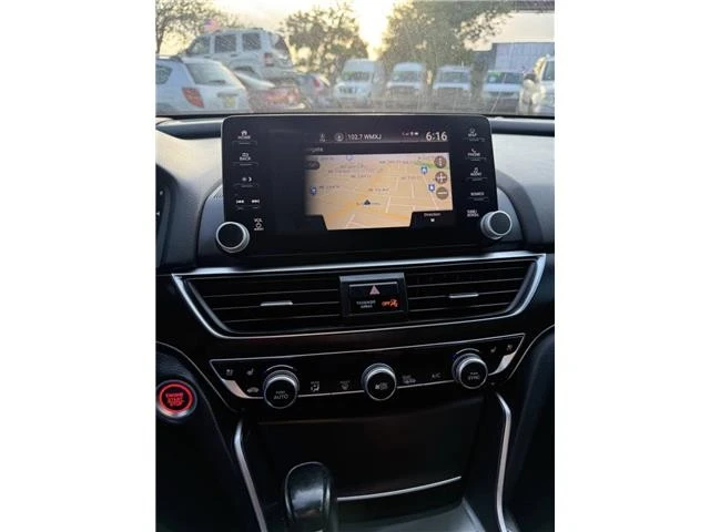 2018 Honda Accord 10th Gen - Image 17 of 21