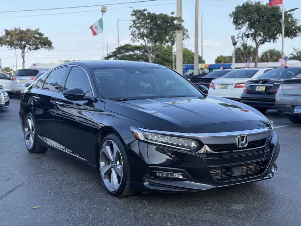2018 Honda Accord 10th Gen - Image 9 of 21
