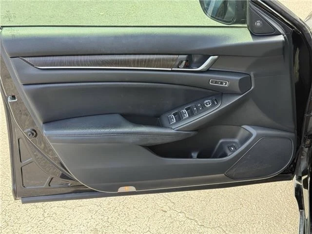2018 Honda Accord 10th Gen - Image 13 of 21