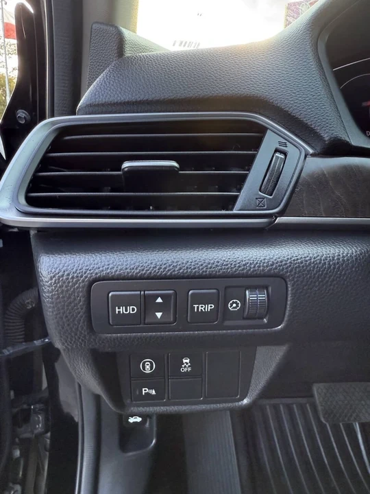 2018 Honda Accord 10th Gen - Image 18 of 21