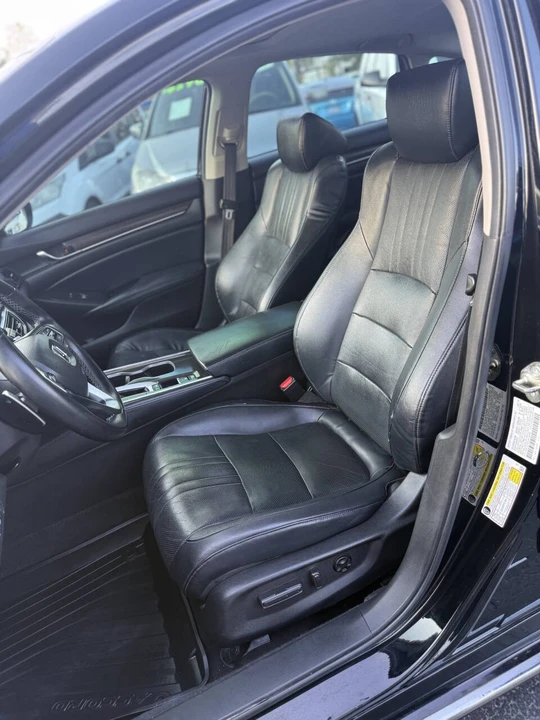 2018 Honda Accord 10th Gen - Image 16 of 21