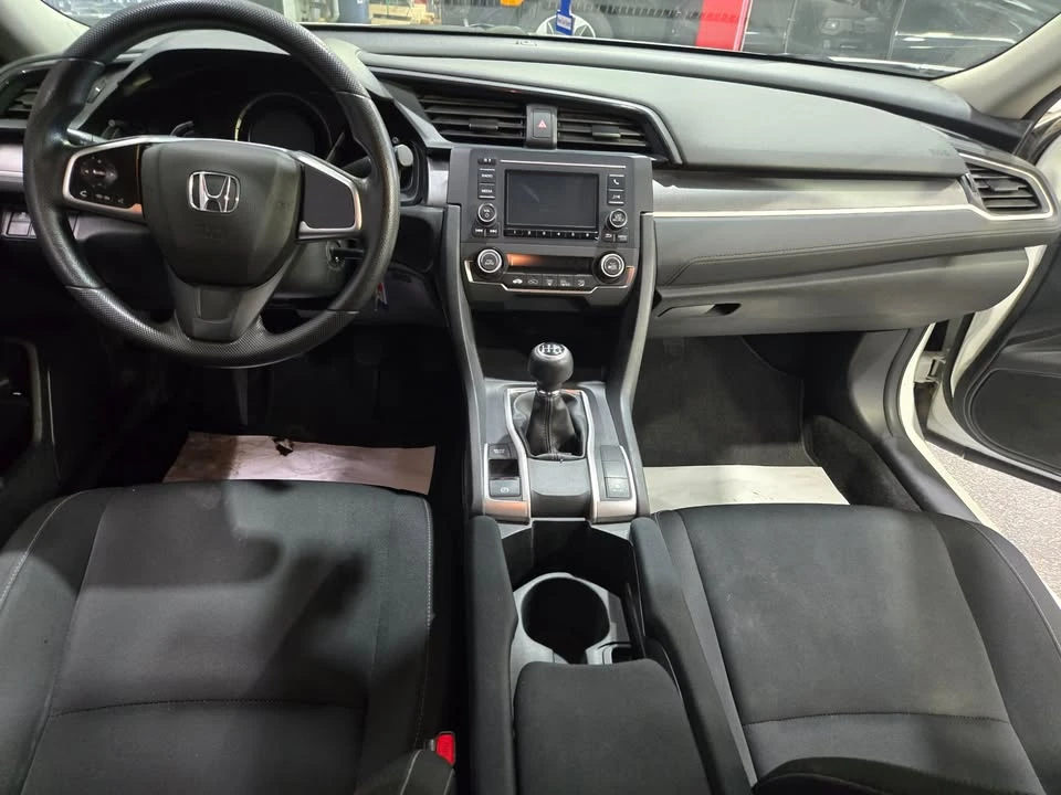 2018 Honda Civic 10th Gen - Image 9 of 15