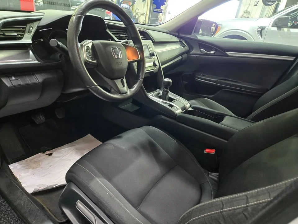2018 Honda Civic 10th Gen - Image 10 of 15