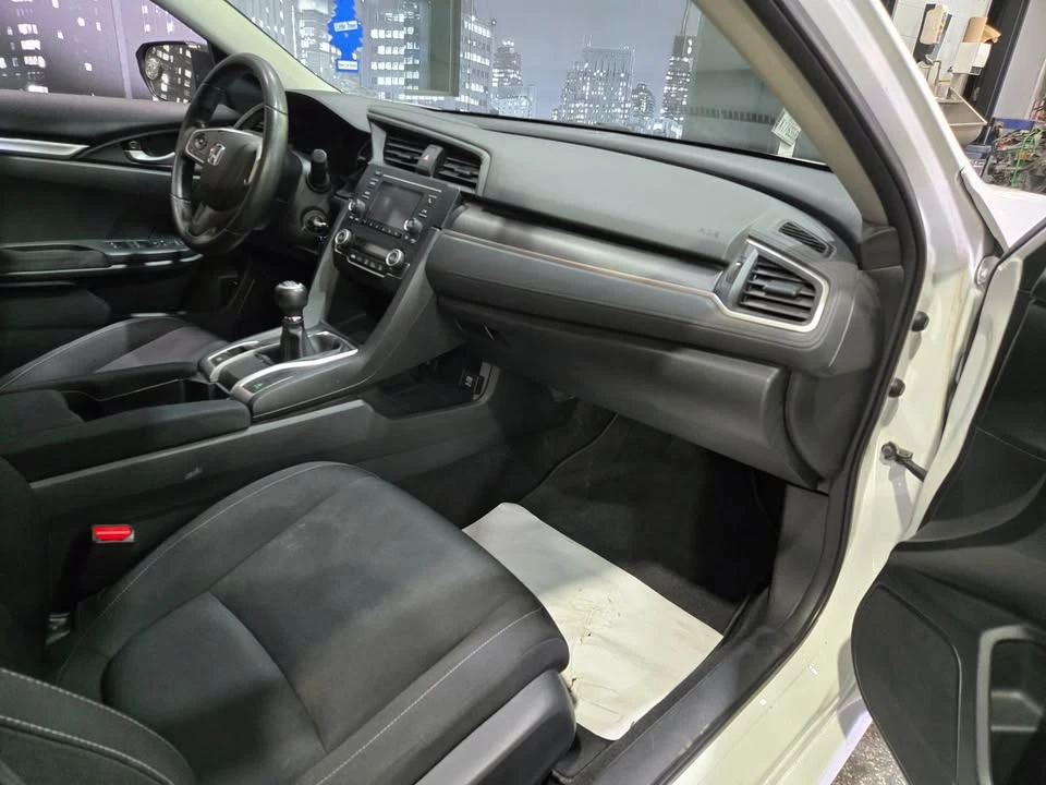 2018 Honda Civic 10th Gen - Image 6 of 15