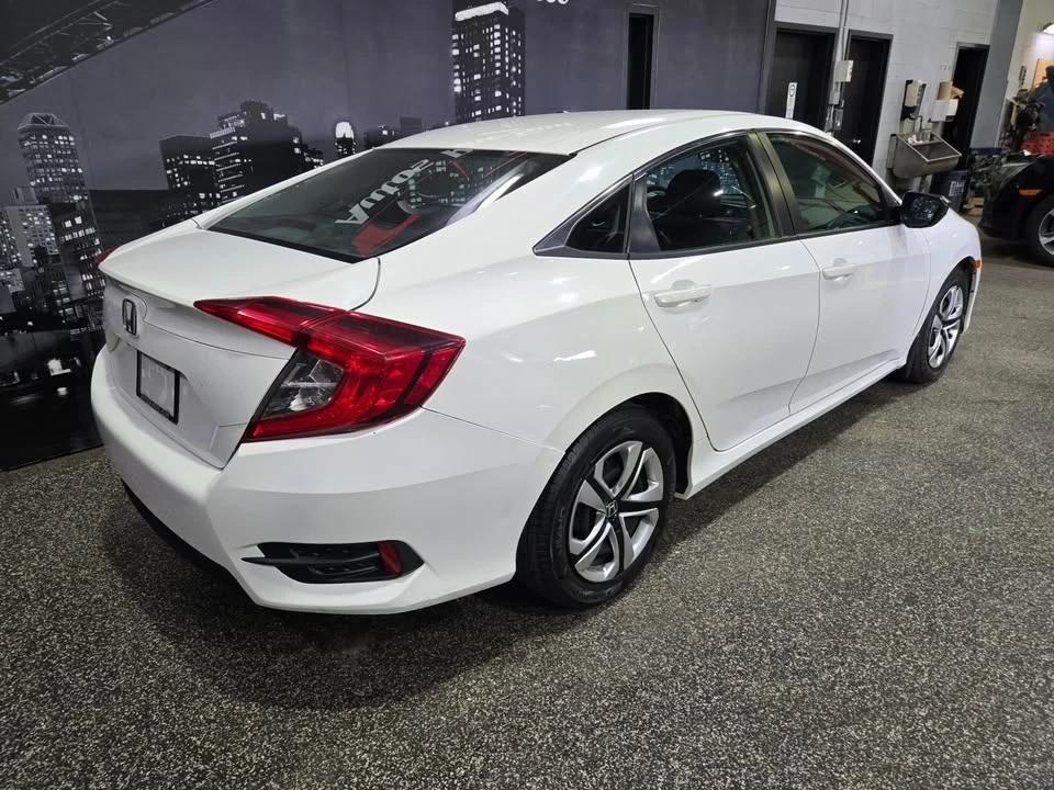 2018 Honda Civic 10th Gen - Image 4 of 15