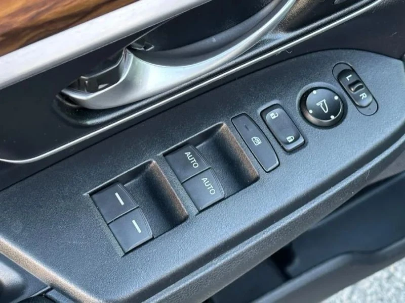 2018 Honda CR-V 5th Gen - Image 10 of 12