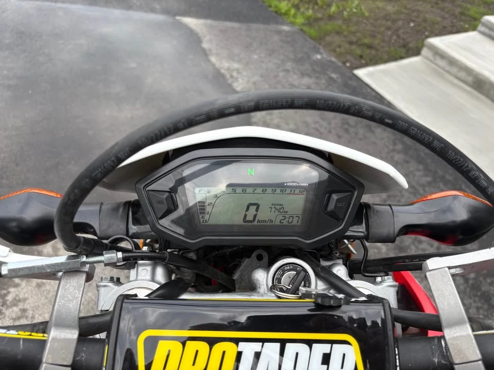 2018 Honda CRF - Image 6 of 15
