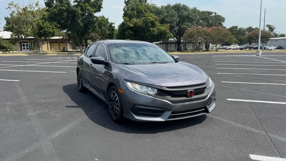 2018 Honda Civic 10th Gen - Image 4 of 9