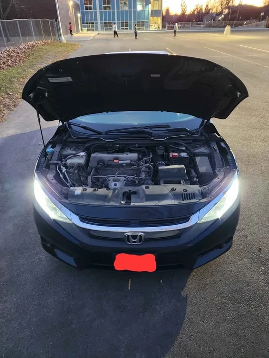 2018 Honda Civic 10th Gen - Image 12 of 17