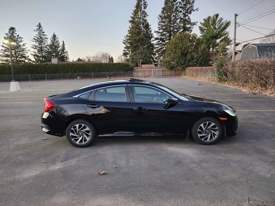 2018 Honda Civic 10th Gen - Image 14 of 17