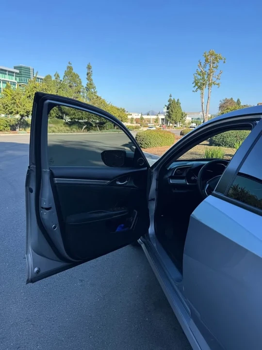 2018 Honda Civic 10th Gen - Image 7 of 10