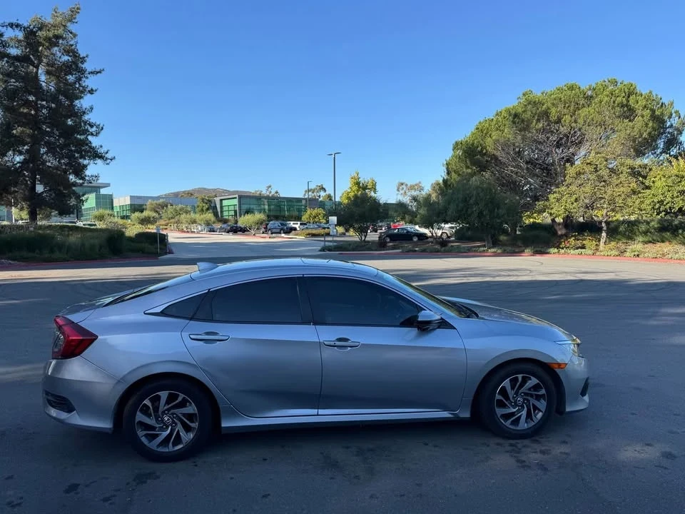 2018 Honda Civic 10th Gen - Image 10 of 10