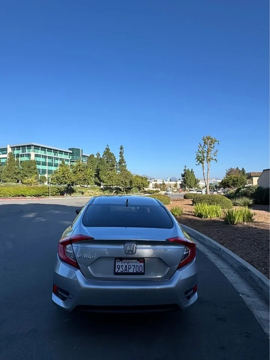 2018 Honda Civic 10th Gen - Image 3 of 10