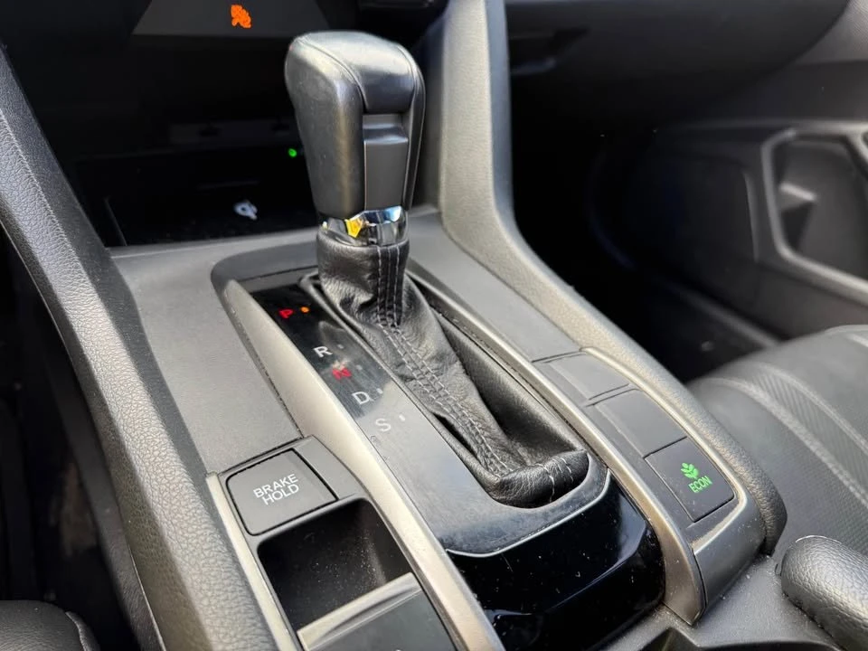 2018 Honda Civic 10th Gen - Image 10 of 16