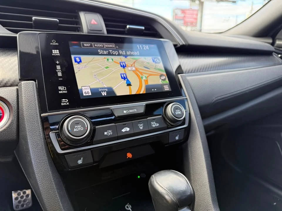 2018 Honda Civic 10th Gen - Image 9 of 16