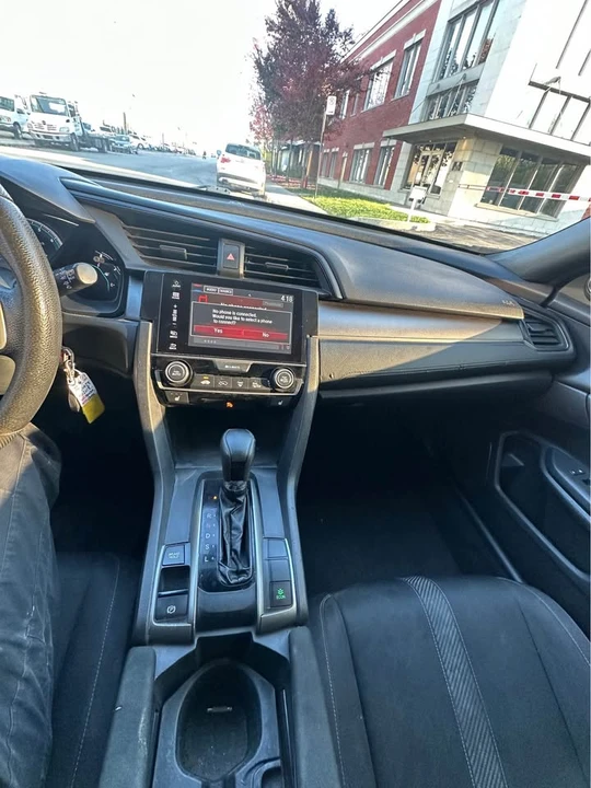 2018 Honda Civic 10th Gen - Image 15 of 17