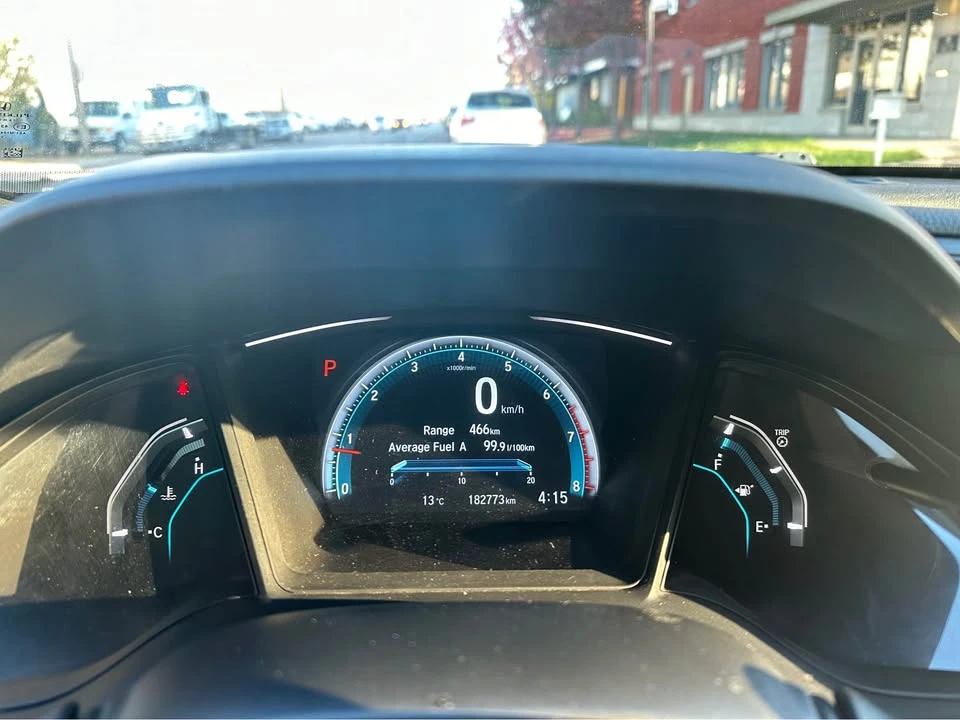 2018 Honda Civic 10th Gen - Image 9 of 17