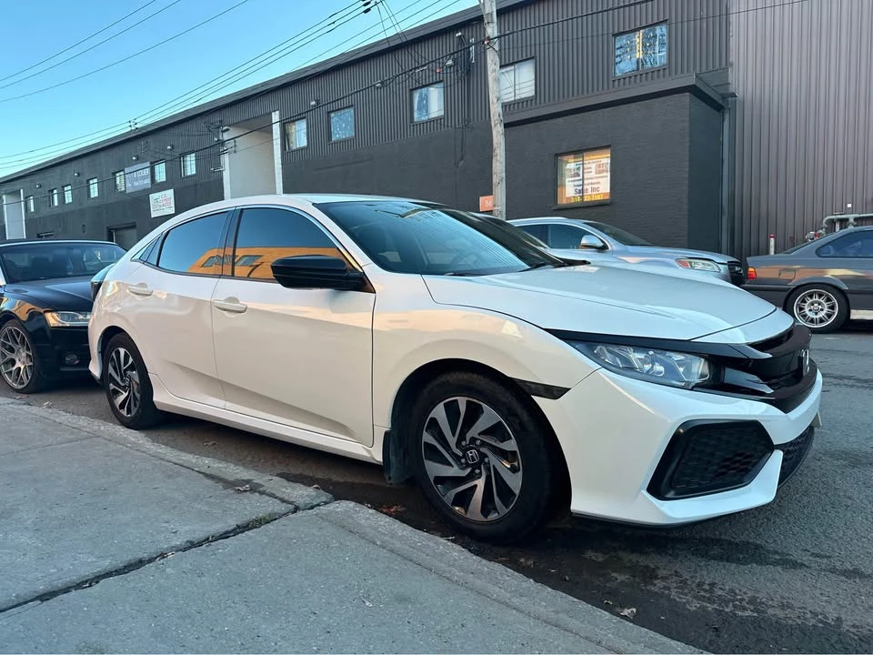 2018 Honda Civic 10th Gen - Image 13 of 17