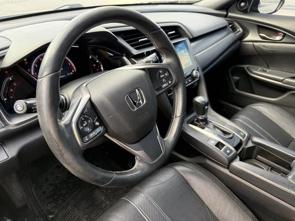 2018 Honda Civic 10th Gen - Image 8 of 16