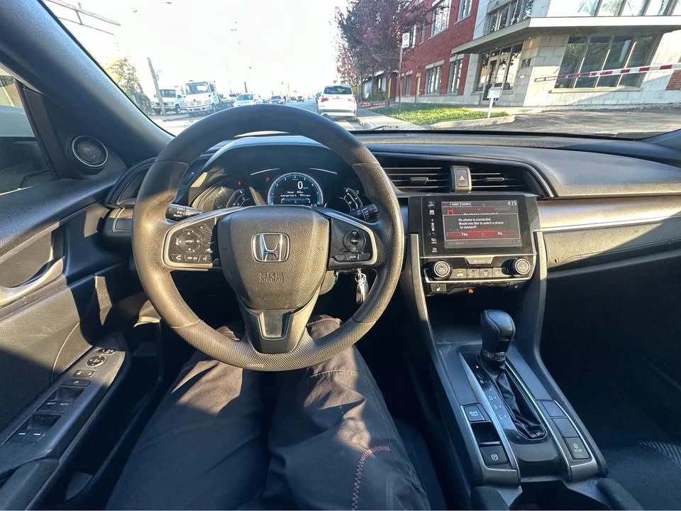 2018 Honda Civic 10th Gen - Image 10 of 17