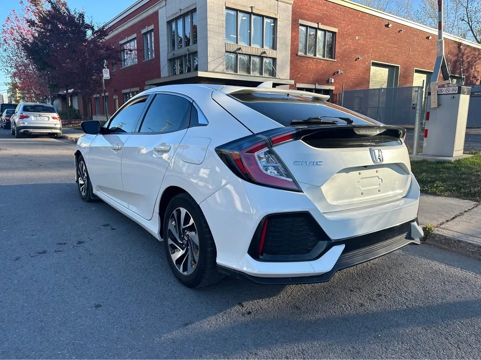 2018 Honda Civic 10th Gen - Image 7 of 17