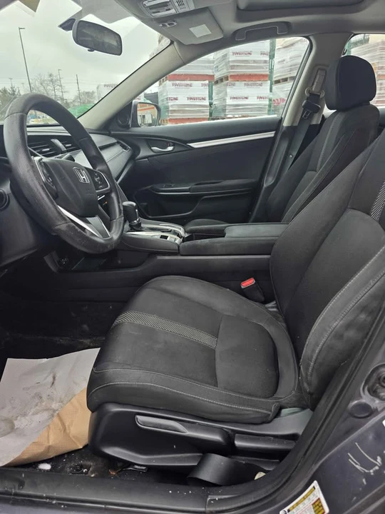 2018 Honda Civic 10th Gen - Image 6 of 10