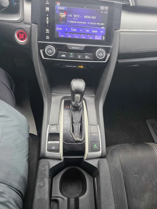 2018 Honda Civic 10th Gen - Image 8 of 10