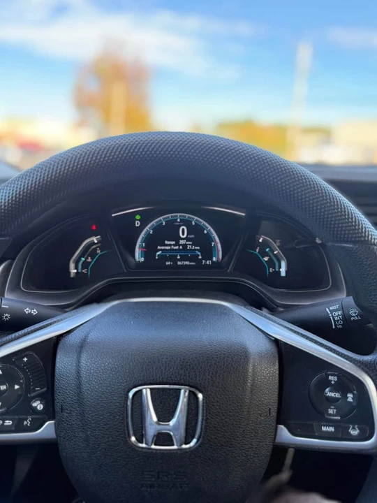 2018 Honda Civic 10th Gen - Image 6 of 10