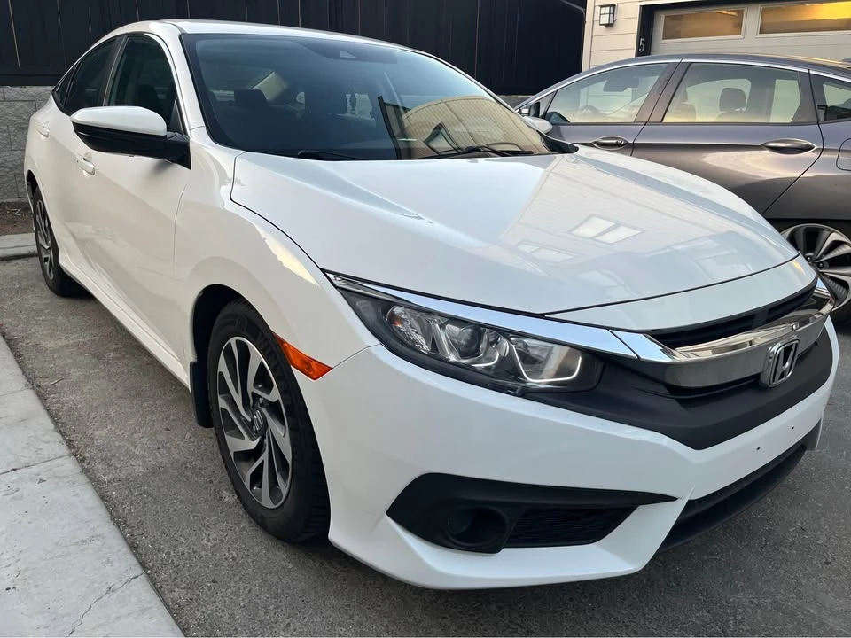 2018 Honda Civic 10th Gen - Image 3 of 11