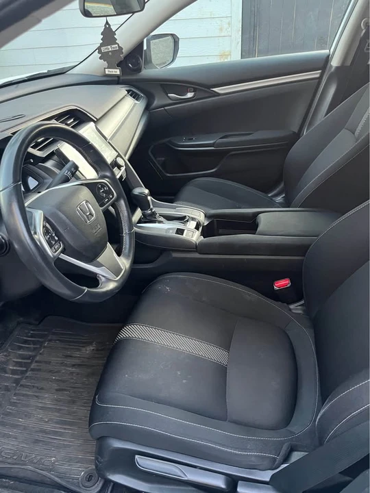 2018 Honda Civic 10th Gen - Image 9 of 11