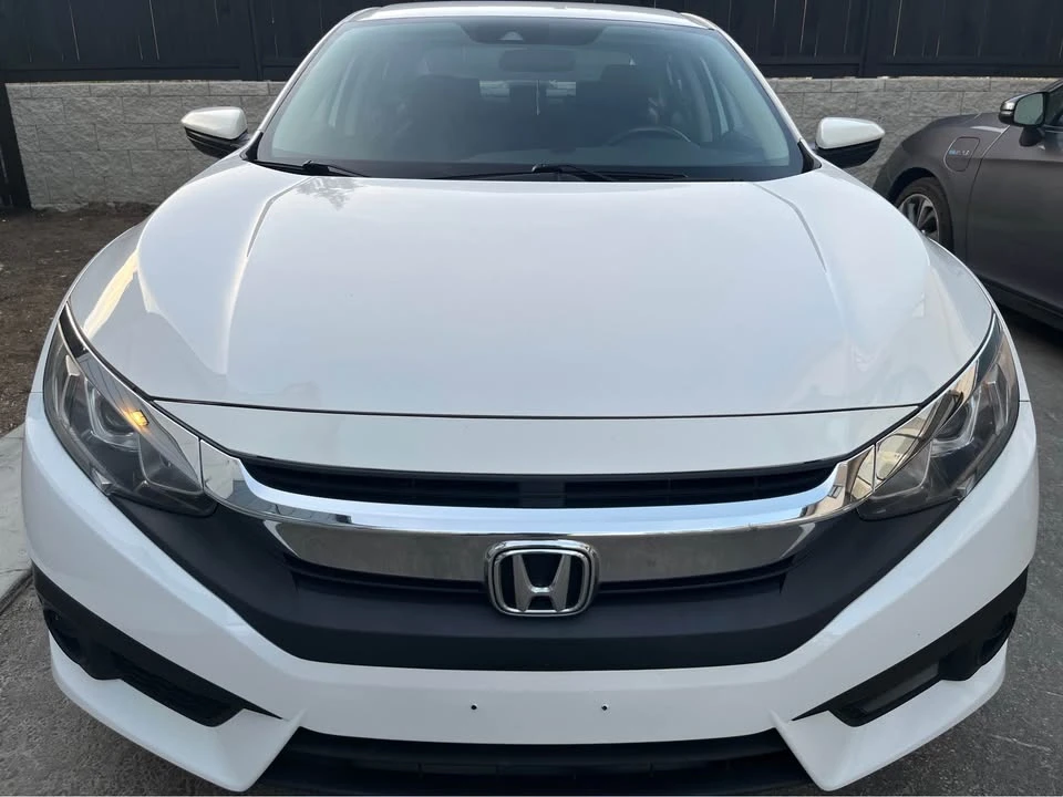 2018 Honda Civic 10th Gen - Image 4 of 11