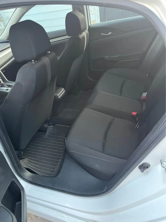 2018 Honda Civic 10th Gen - Image 8 of 11