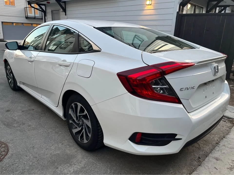 2018 Honda Civic 10th Gen - Image 7 of 11