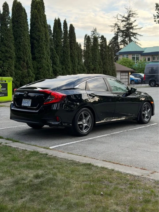 2018 Honda Civic 10th Gen - Image 17 of 20