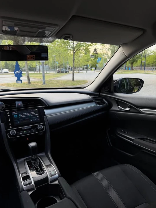 2018 Honda Civic 10th Gen - Image 18 of 20