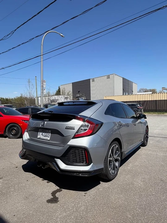 2018 Honda Civic 10th Gen - Image 9 of 15