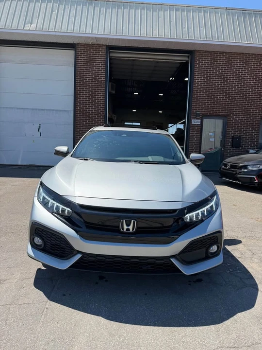 2018 Honda Civic 10th Gen - Image 2 of 15
