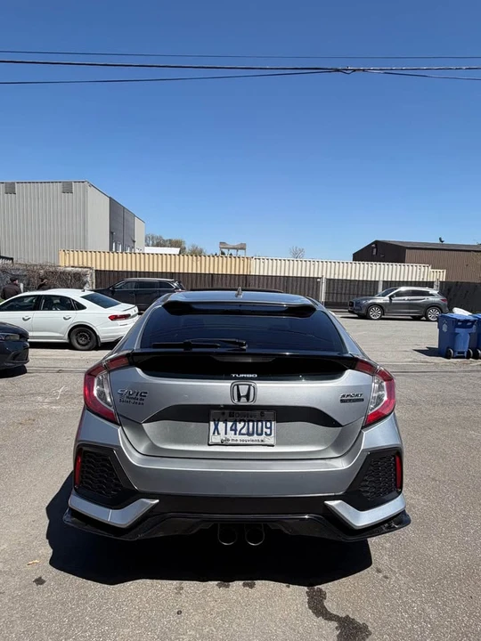 2018 Honda Civic 10th Gen - Image 8 of 15