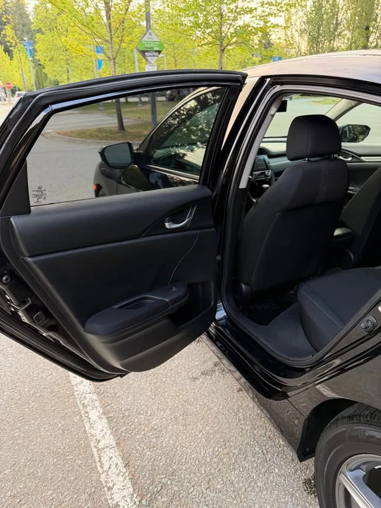 2018 Honda Civic 10th Gen - Image 13 of 20