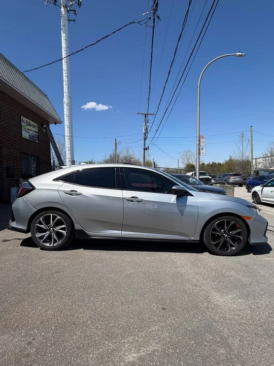 2018 Honda Civic 10th Gen - Image 10 of 15