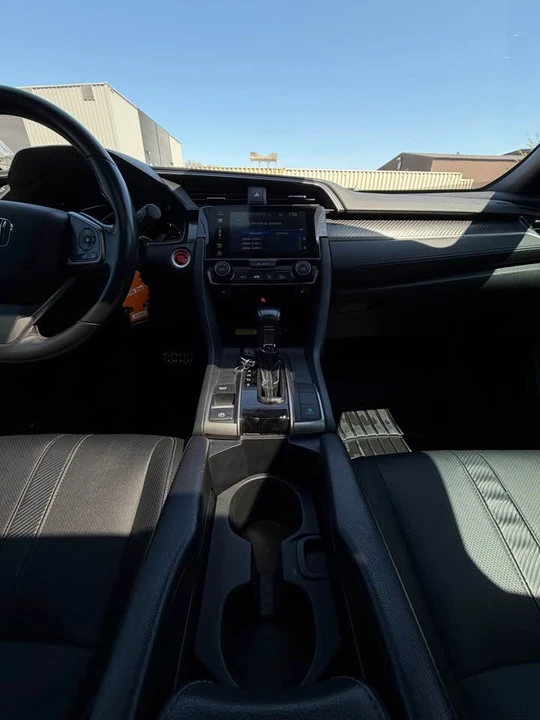 2018 Honda Civic 10th Gen - Image 13 of 15