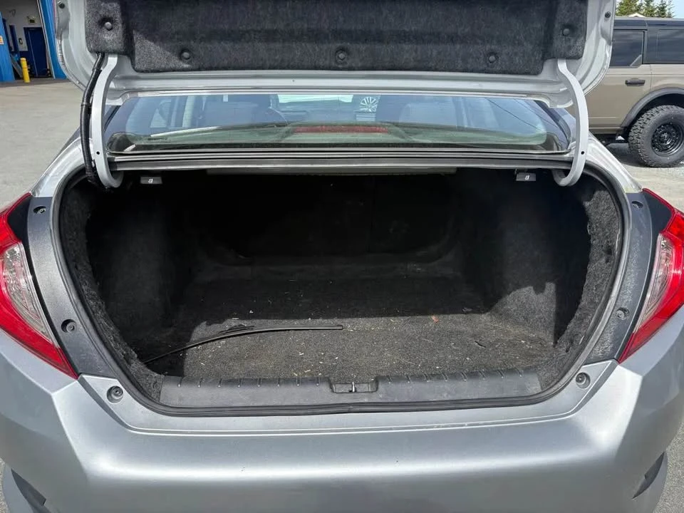 2018 Honda Civic 10th Gen - Image 9 of 17