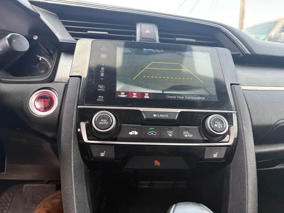 2018 Honda Civic 10th Gen - Image 13 of 17