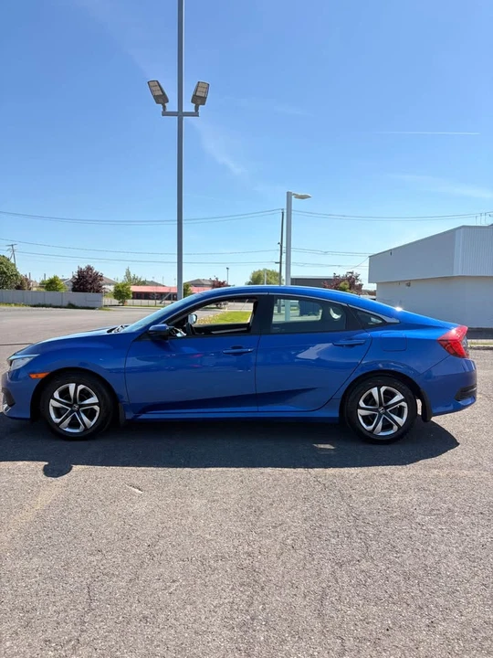 2018 Honda Civic 10th Gen - Image 2 of 12