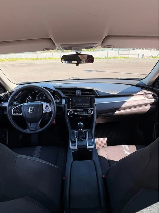 2018 Honda Civic 10th Gen - Image 10 of 12