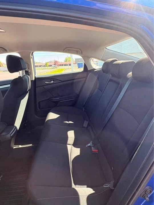 2018 Honda Civic 10th Gen - Image 9 of 12