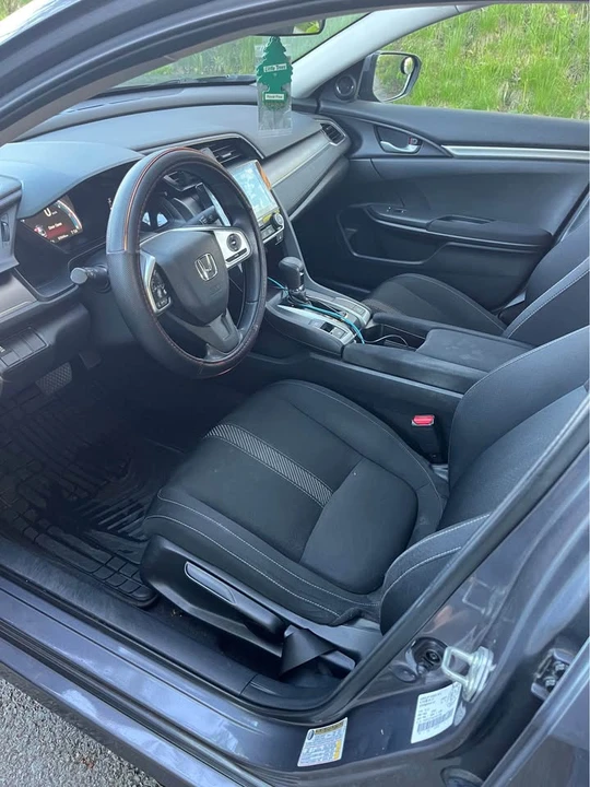 2018 Honda Civic 10th Gen - Image 7 of 10