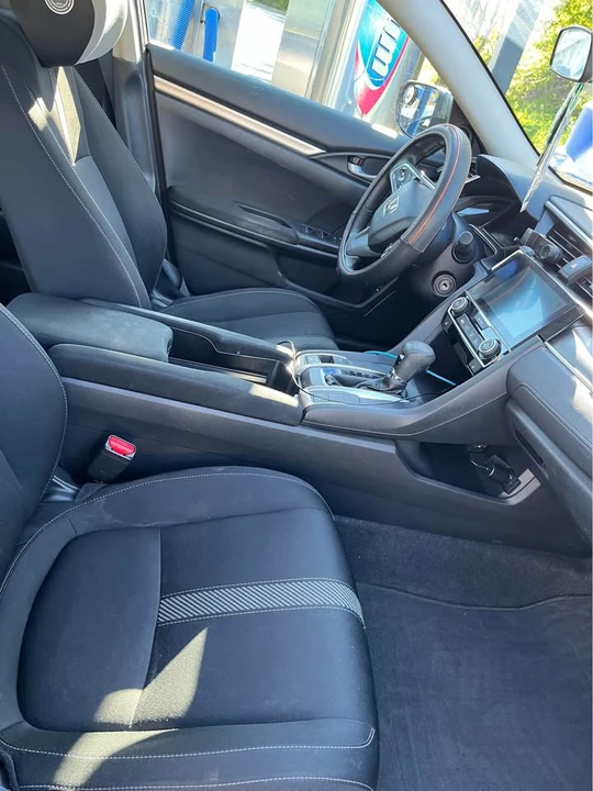 2018 Honda Civic 10th Gen - Image 8 of 10